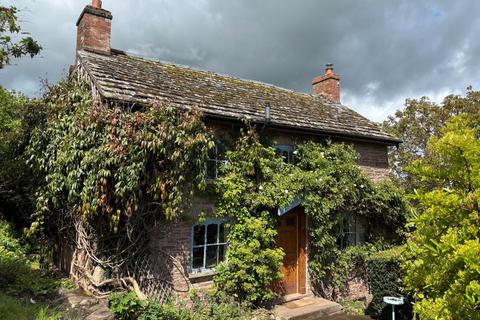 3 bed property, in Long Lane, £525,000