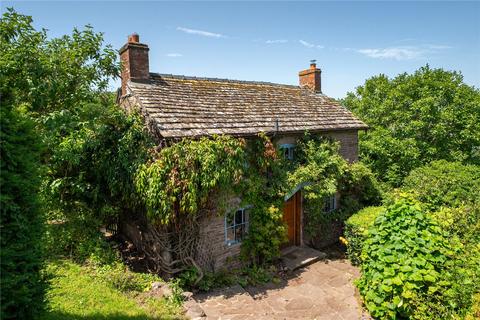 3 bed property, in Long Lane, £525,000