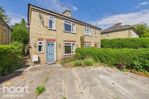 3 bed property, in Pierce Lane, £425,000