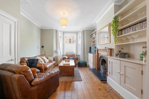 4 bed property, in Ferndale Road SW4, £965,000