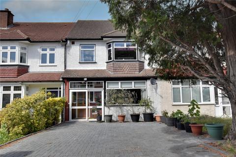 3 bed property, in Woodyates Road, £650,000