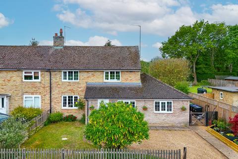 3 bed property, in Vicarage Lane, £450,000