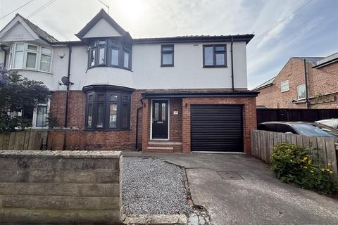 4 bed property, in Brinkburn Drive, £250,000