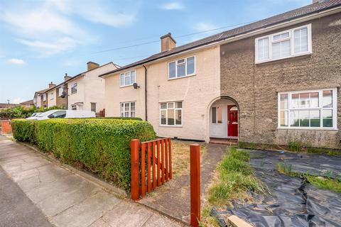 2 bed property, in Camlan Road, £350,000