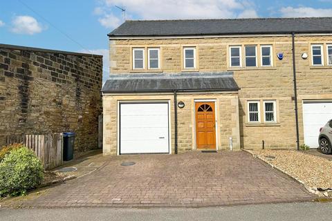 4 bed property, in Highfield Lane, £325,000