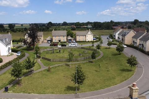 4 bed property, in Hall Lane, £462,500