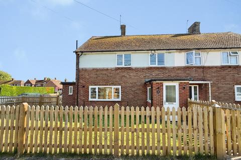 3 bed property, in The Close, £350,000