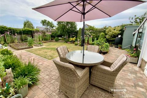 2 bed property, in Bure Haven Drive, £599,950