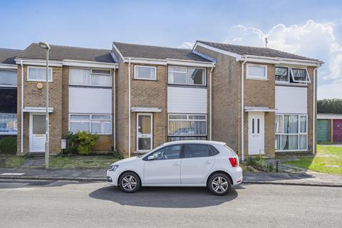 3 bed property, in White Way, £325,000