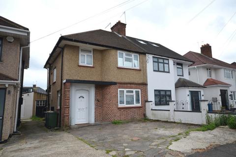 3 bed property, in Kingshill Drive, £570,000