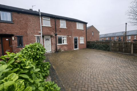 4 bed property, in Aylesbury Close, £325,000