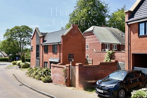 3 bed property, in Eaker Street, £600,000