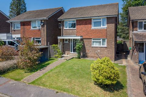 4 bed property, in Rother Close, £450,000