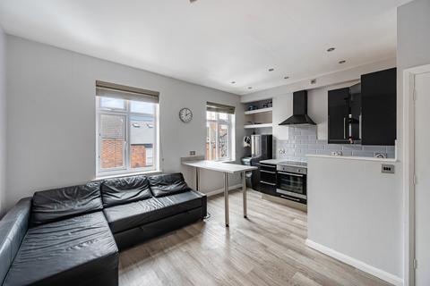 1 bed property, in Norton Street, £70,000