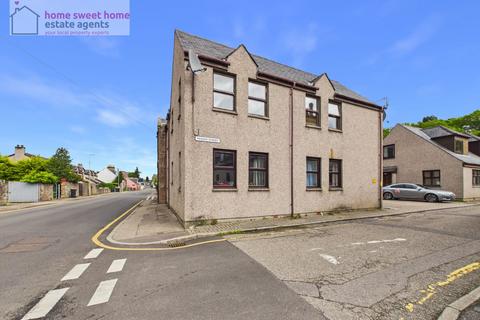 2 bed property, in Haugh Road, £135,000