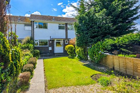 3 bed property, in Seaton Close, £365,000