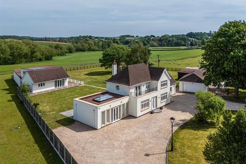 7 bed property, in The White House, £1,395,000