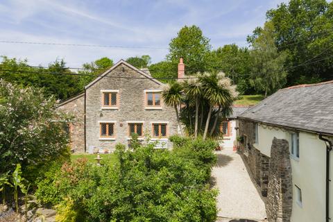 7 bed property, in Swimbridge, £800,000
