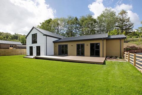 4 bed property, in Holcombe Down Road, £1,325,000