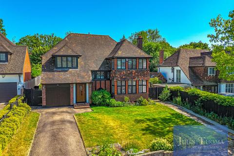 4 bed property, in Spareleaze Hill, £1,895,000