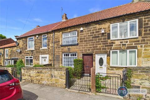 2 bed property, in High Street, £85,000