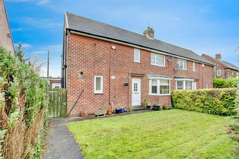 3 bed property, in Douglas Gardens, £260,000