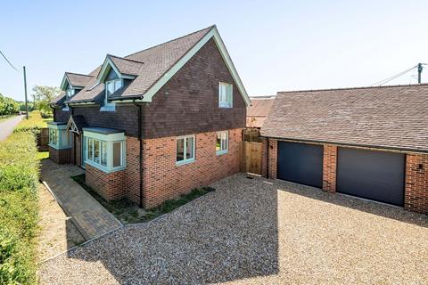 3 bed property, in Canterbury Road, £500,000