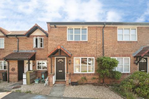 2 bed property, in Potterton Close, £170,000