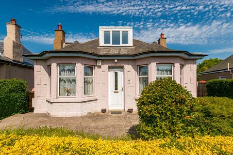 3 bed property, in 15 Allan Park Crescent, £475,000