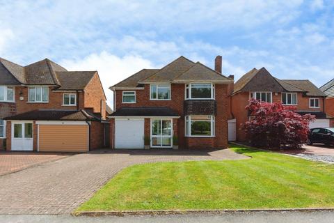 4 bed property, in Links Drive, £580,000