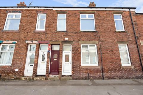 2 bed property, in 5 Lyndhurst Terrace, £30,000