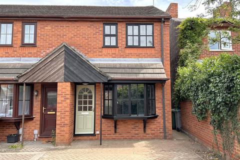 2 bed property, in Oliver Close, £150,000