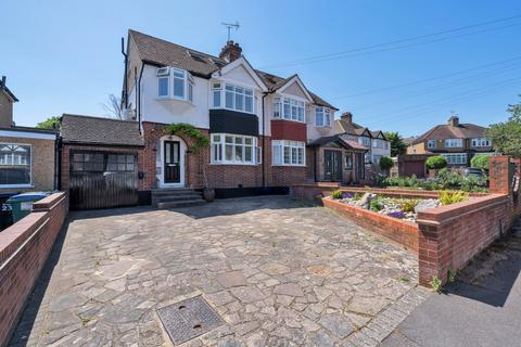 4 bed property, in Purbrock Avenue, £700,000