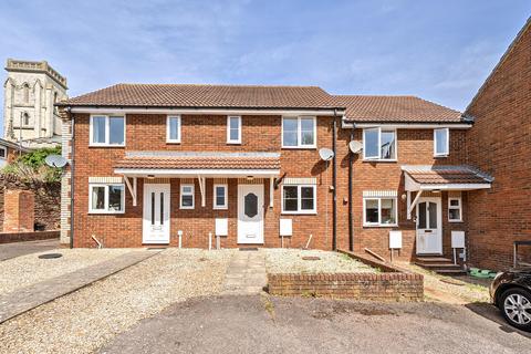 2 bed property, in Trinity Road, £235,000