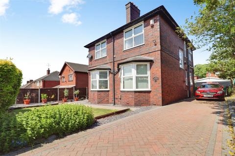 4 bed property, in King Street, £350,000