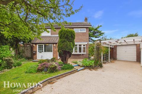 3 bed property, in Boon Drive, £325,000