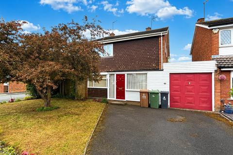 4 bed property, in Raven Road, £375,000