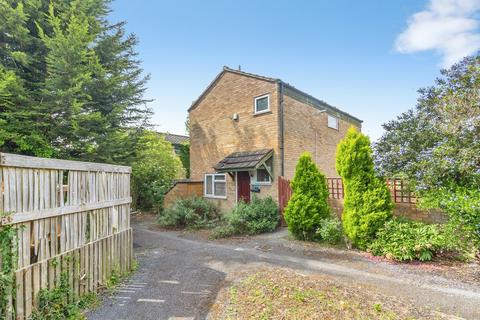 3 bed property, in Buckingham Gate, £240,000