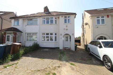 3 bed property, in Lawrence Crescent, £599,999