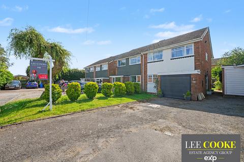 3 bed property, in Oaksmoor Close, £265,000