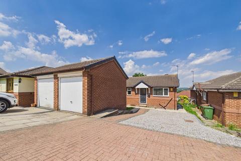 2 bed property, in Calder Mount, £250,000