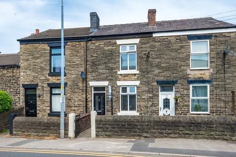 2 bed property, in Church Street, £180,000