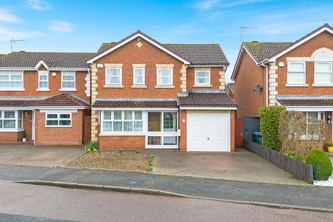 4 bed property, in Hepworth Road, £450,000