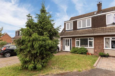 3 bed property, in Fleming Way, £475,000