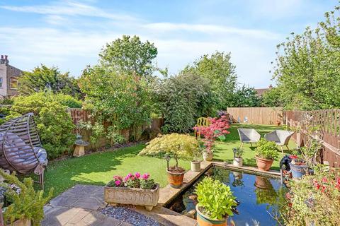 4 bed property, in Samos Road, £750,000