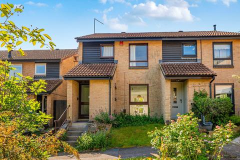 3 bed property, in Harrow Down, £350,000