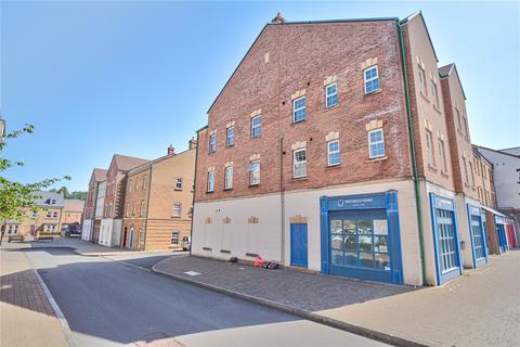 2 bed property, in Staldon Court, £160,000