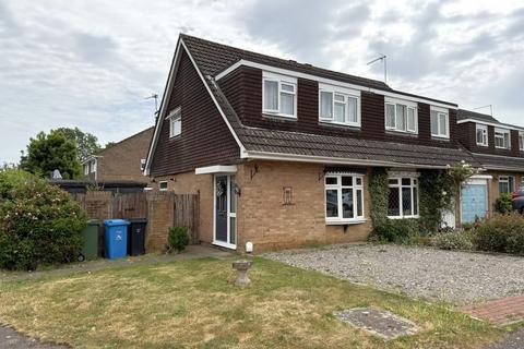 3 bed property, in Cockerell Close, £350,000