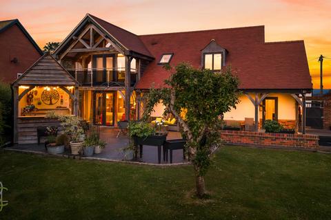 4 bed property, in Elmley Road, £800,000