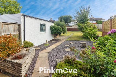 3 bed property, in Melfort Road, £250,000